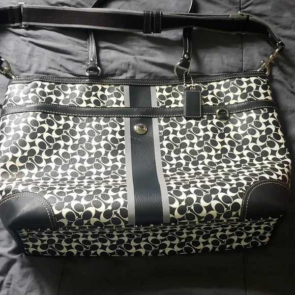 Coach diaper bag - Picture 6 of 6